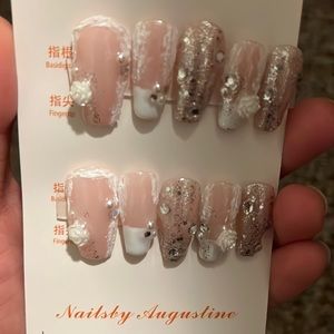 Press on nails